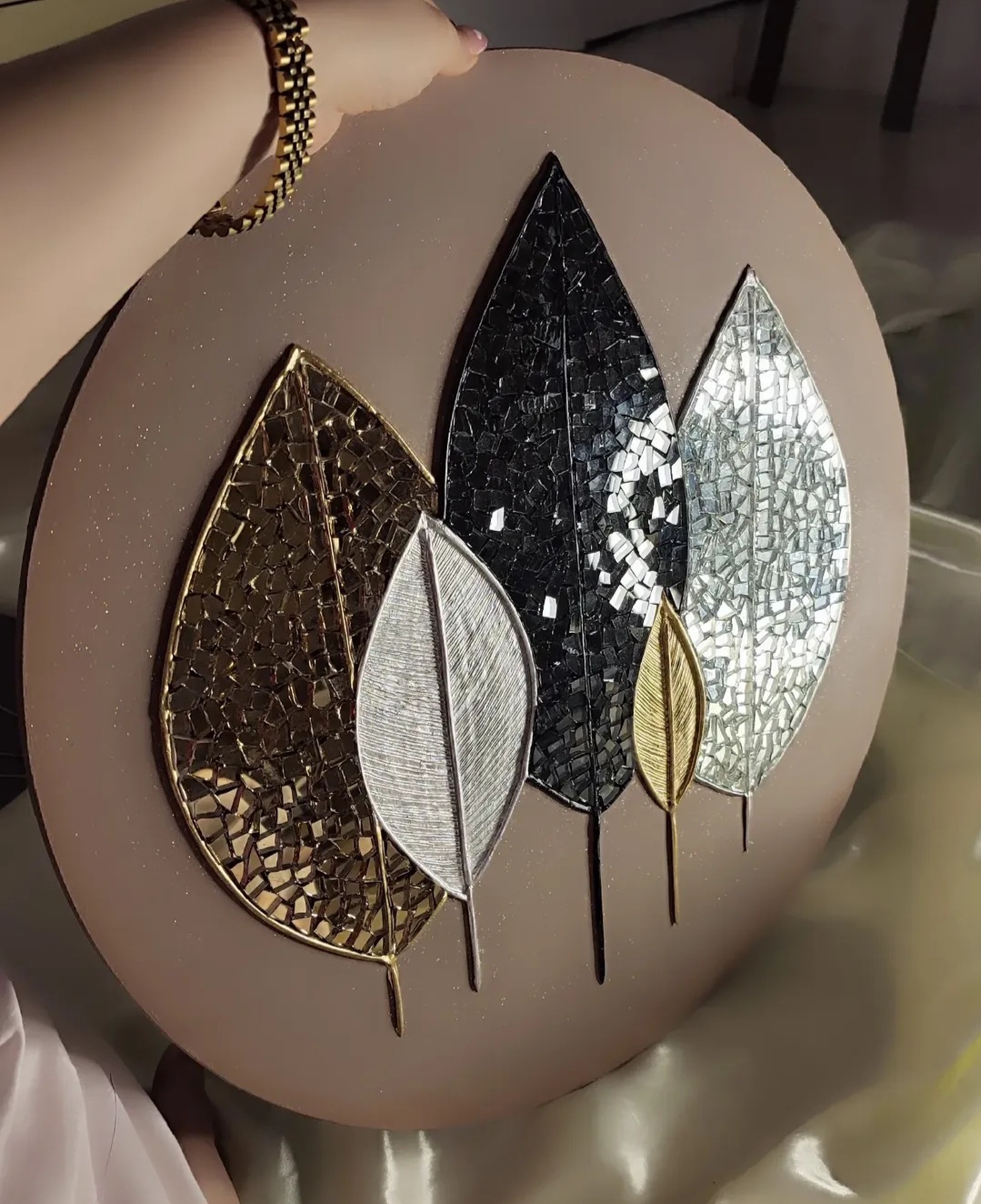 دیوارکوب دکوراتیو، طرح برگ و پروانه